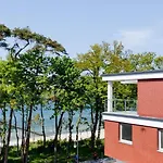 Klifowa 54 *